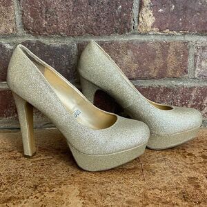 MOSSIMO Glitzy‎ Gold Glitter 5" platform heels